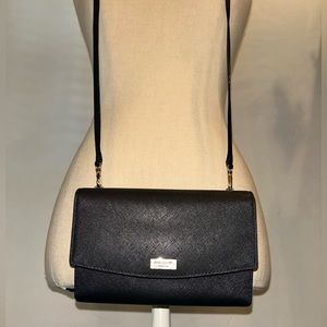 Kate Spade black crossbody purse/wallet. #katespade #luxury